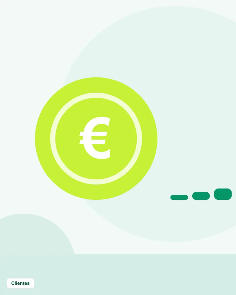 Cliente revisando en el móvil las cuotas de su compra financiada